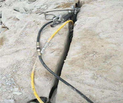 睢陽礦山液壓劈裂棒技術